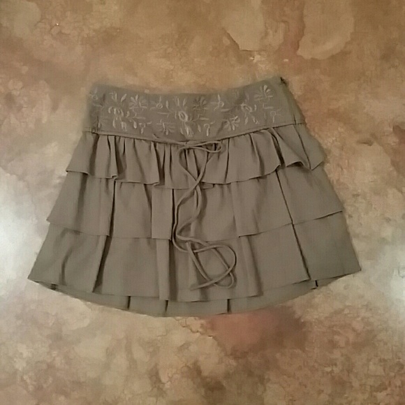 Banana Republic Dresses & Skirts - Banana Republic tiered mini skirt